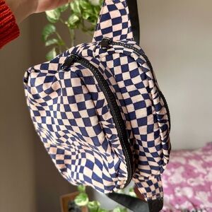 BAGGU trippy checker Fanny